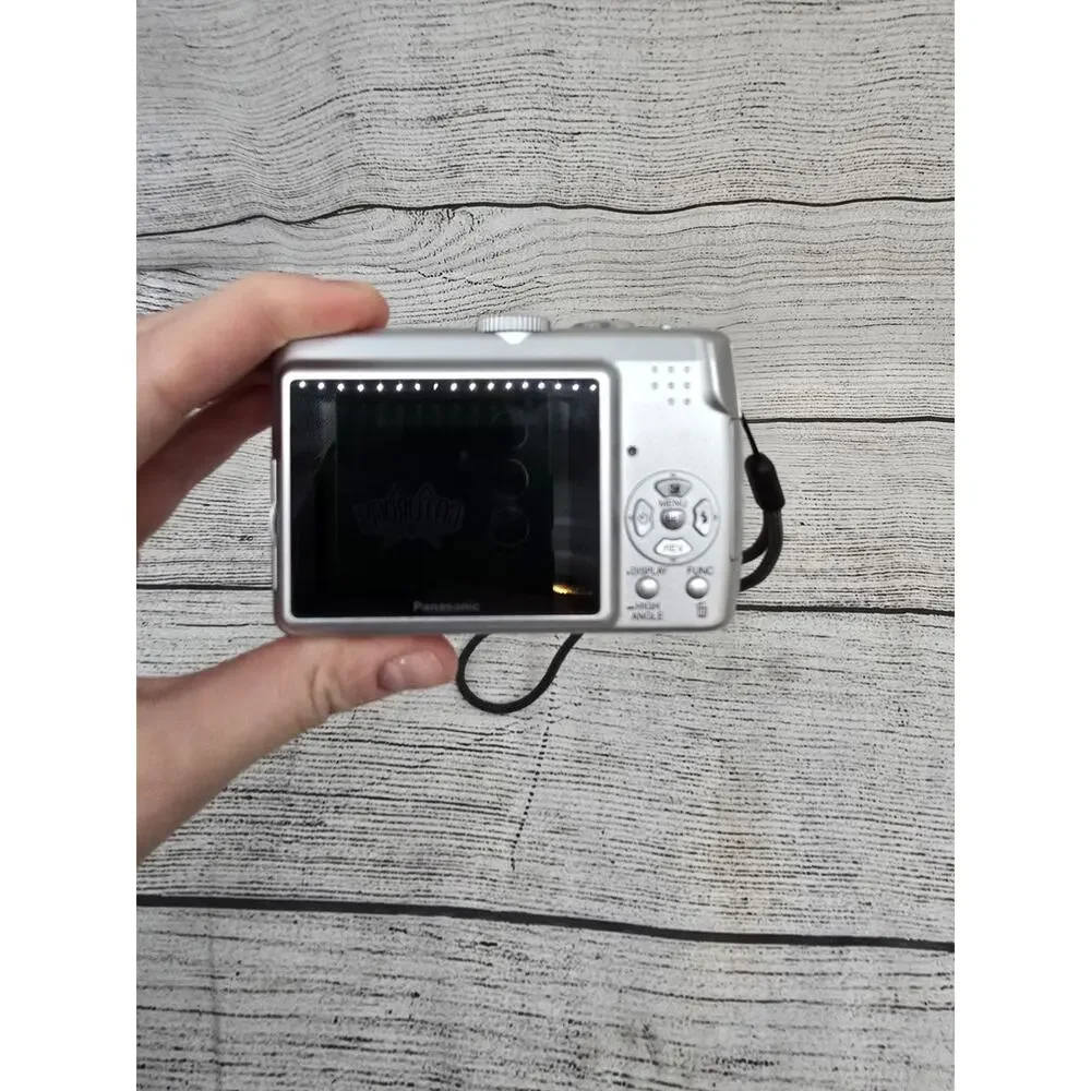 Panasonic Digital Camera Lumix DMC-LZ7 7.2MP Silver Tested